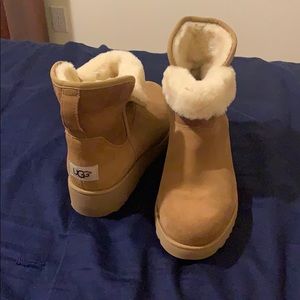 Women’s ugg boots size 7.5
